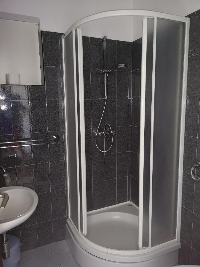 Apartments Martin Primošten Екстериор снимка