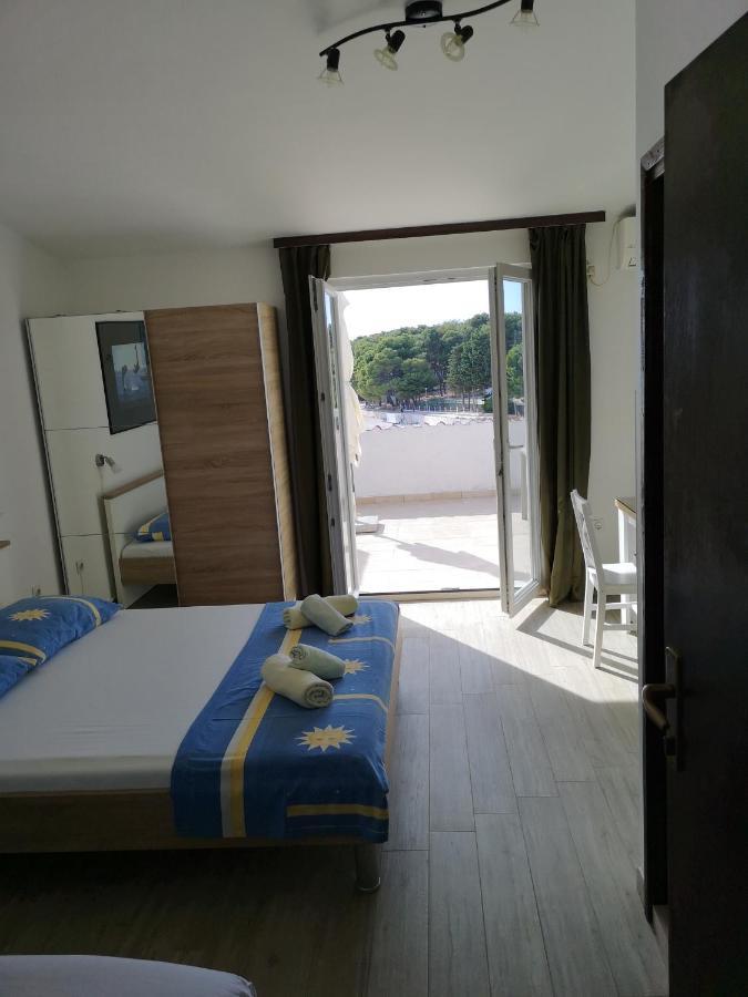 Apartments Martin Primošten Екстериор снимка