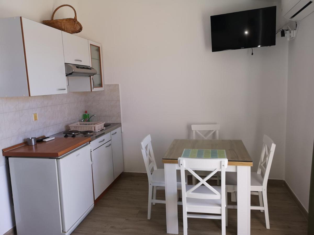 Apartments Martin Primošten Екстериор снимка